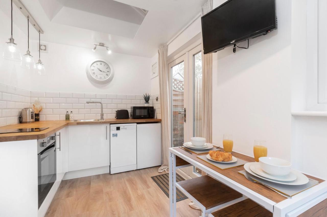 Modern Self Contained Studio Home Cheltenham Luaran gambar