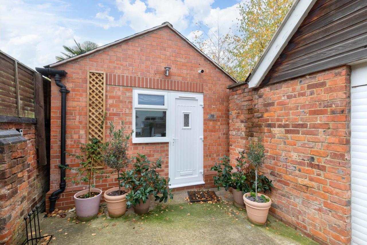 Modern Self Contained Studio Home Cheltenham Luaran gambar
