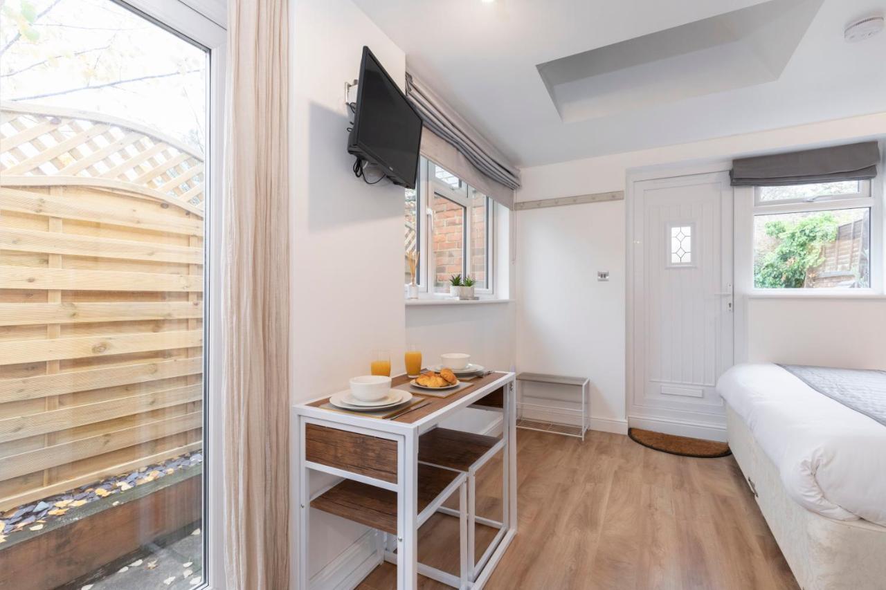 Modern Self Contained Studio Home Cheltenham Luaran gambar